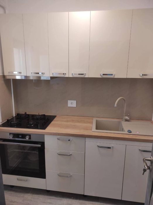 Închiriez garsonieră in HCC