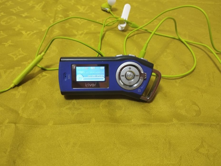 Assalom alekum Mp3 player Sotiladi Ovoz Bass Yaxwi