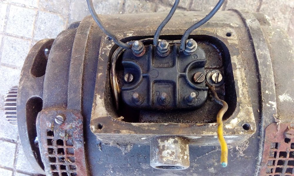 трифазен електромотор