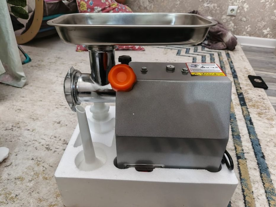 Электрическая мясорубка