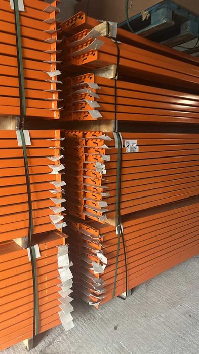 Vând rafturi metalice industriale pentru paleți - stare foarte bună!