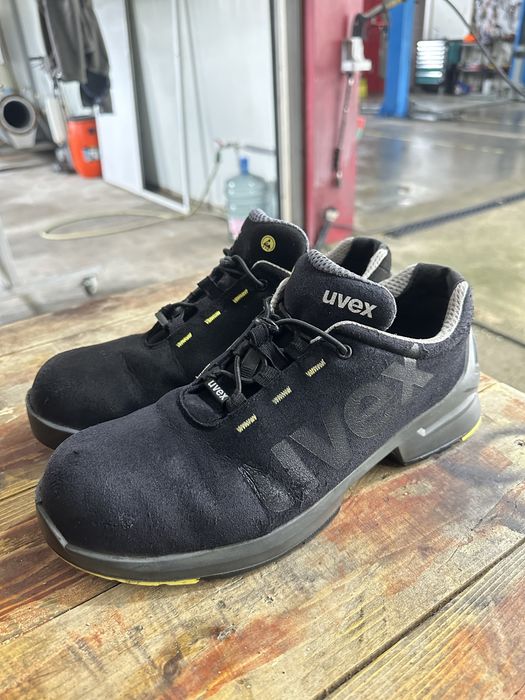 Работни обуфки  Uvex 43 номер