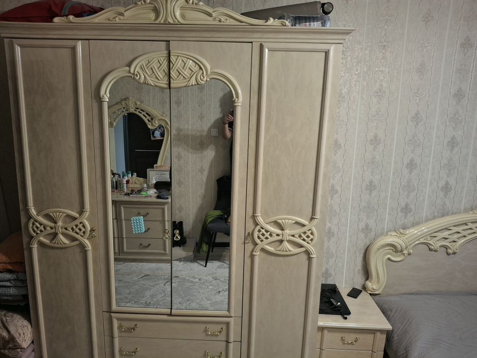 Спальный гарнитур
