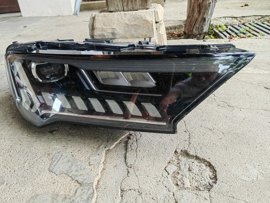 Фар Audi Q7 SQ7 Matrix LED Десен / Фар Ауди Кю7 LED Оригинален