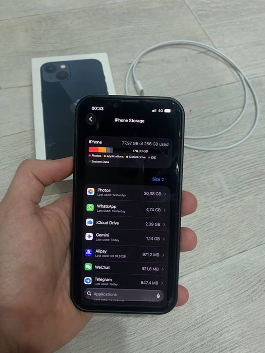 iPhone 13 256GB Midnight