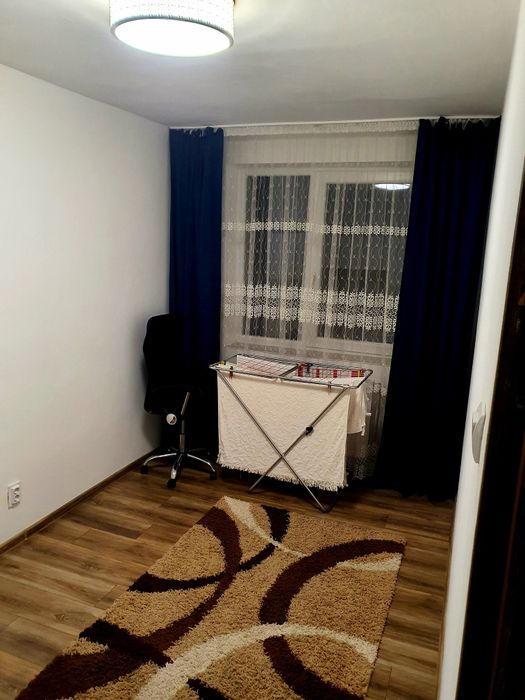 Apartament semidecomandat 3 camere