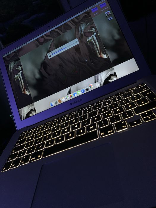 Vand sau schimb laptop apple