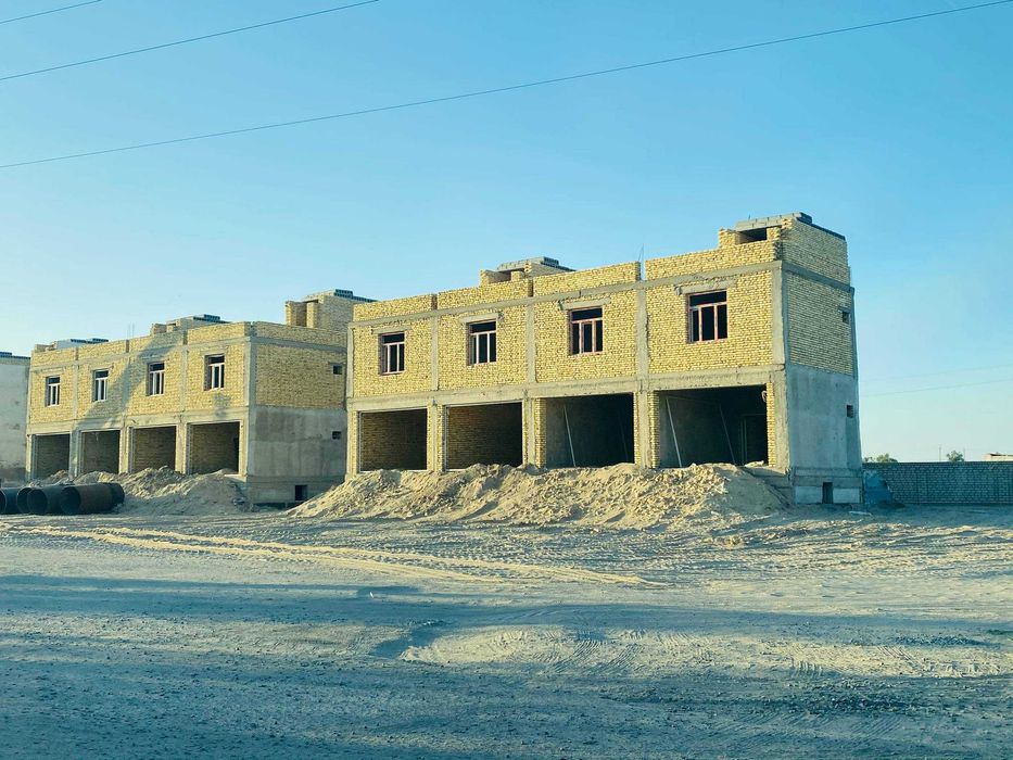 УРГАНЧ туманида 400 кв.м 2-этажли ТУРАР ЖОЙ сотилади.