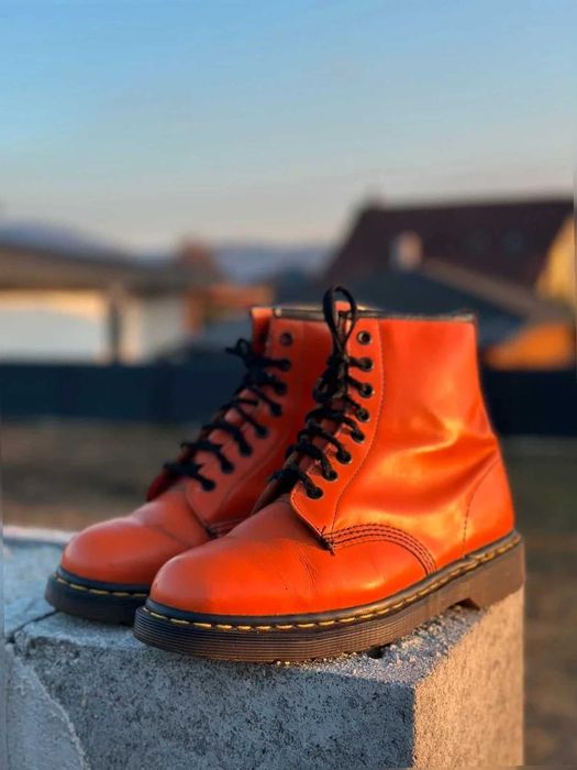 Dr. Martens 1460 Made in England Portocalii Piele mărimea 7 40 eu