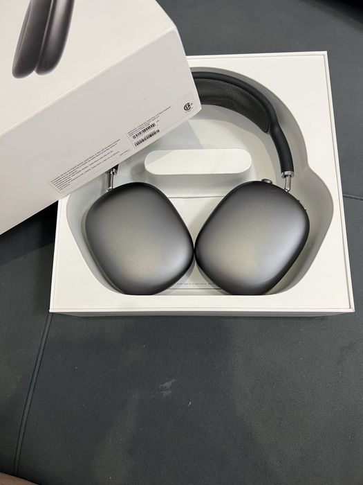 air pods max в хорошем состояний