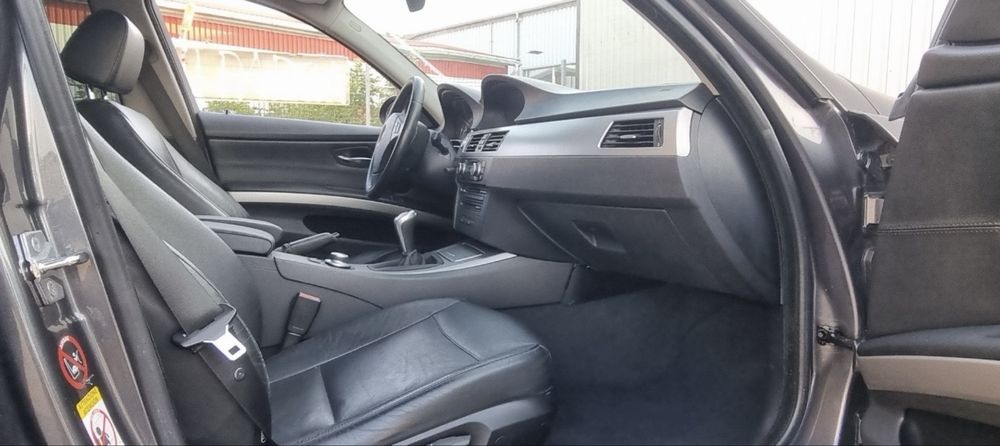 Bmw 320 E90 limousin 2.0 Diesel 177cp  piele /navi mare