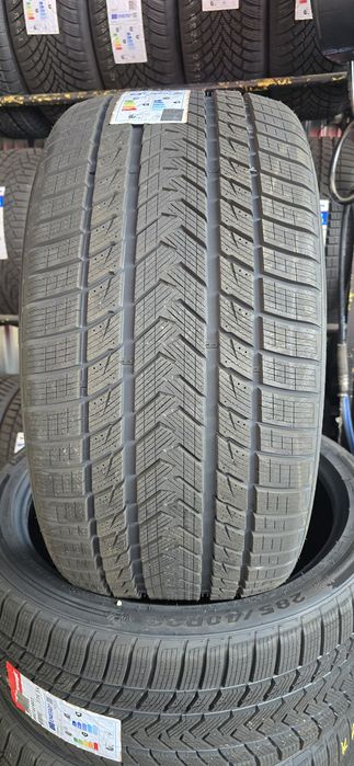 285 40 22 и 325 35 22 зимни гуми спорт пакет Gripmax SureGrip Pro