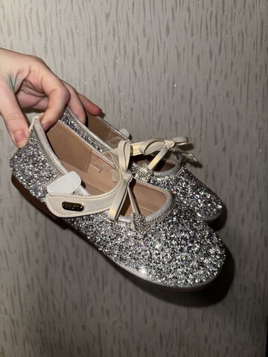 Новые мягкие туфли для девочки