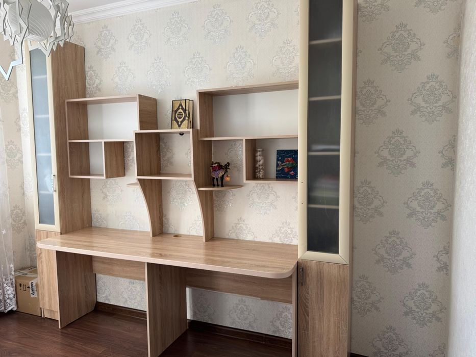Стол для учёбы и работы, со шкафами