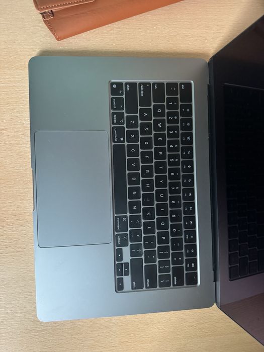 Macbook air m2 15дюймов 8/256