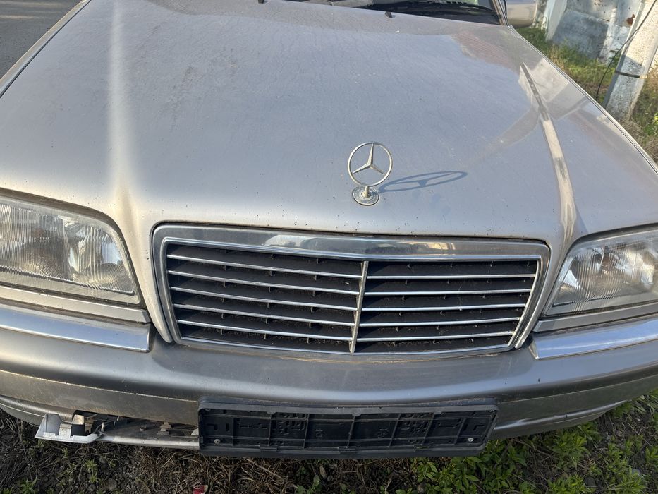 Авангардова Решетка за Мерцедес W202