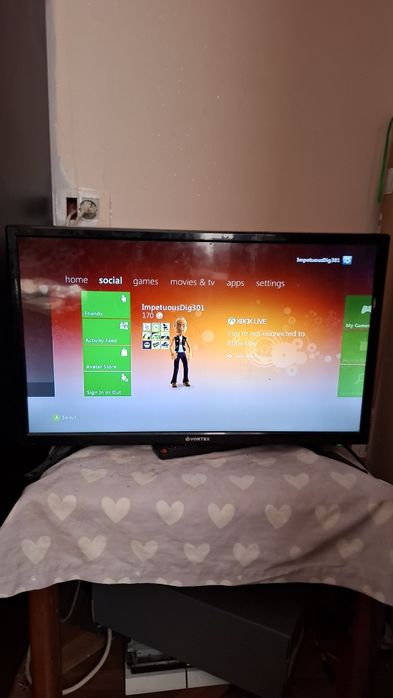 Vând Xbox 360 în stare bună