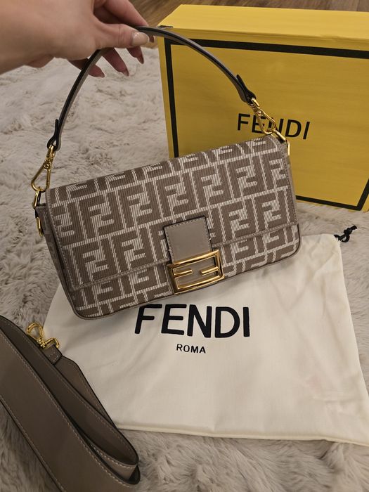 Налична чанта Fendi Baguette