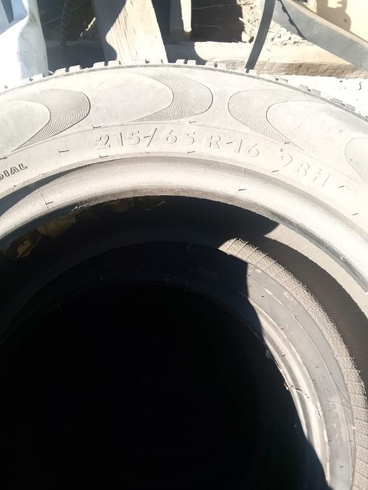 Продам покрышки на 16