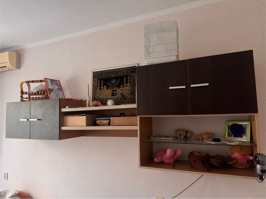 Настенный шкаф мебель!