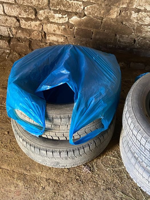 Продам шины зимние липучка