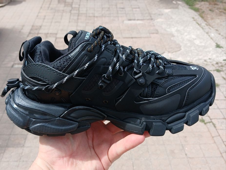 Balenciaga track