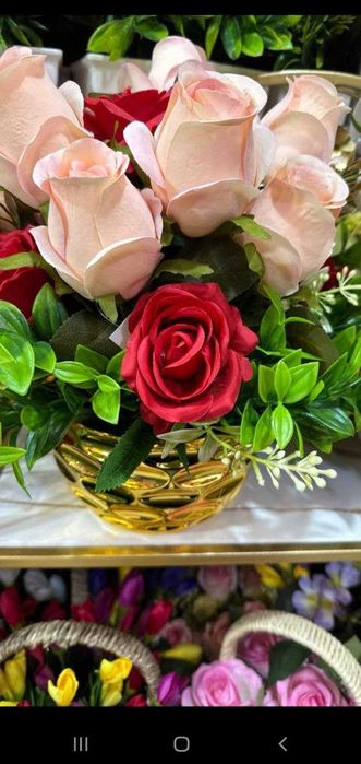 Qo'l mehnati asosida tayyorlangan GULLAR