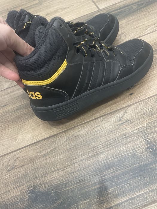 Спортни кецове Адидас за момче