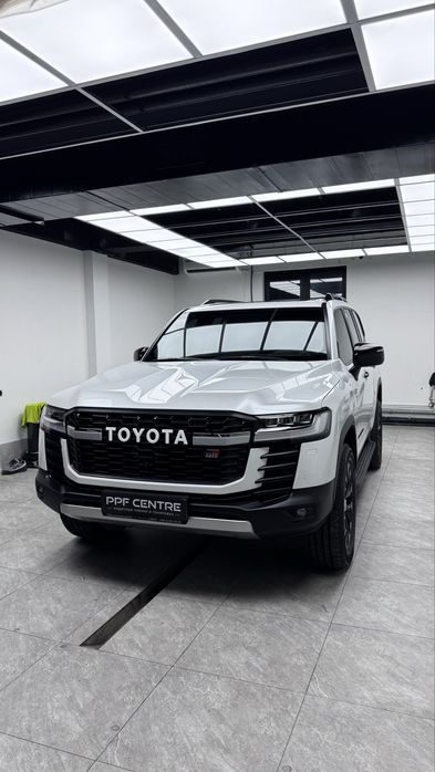 Полиуретановая плёнка для защиты кузова автомобиля