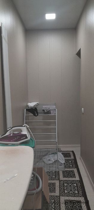 Барча уй жихозлари ва техникалари билан 1 хоналик уй сотилади