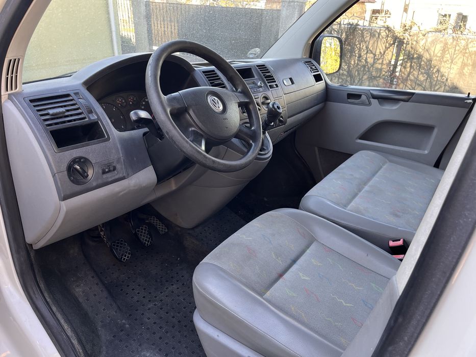Vand VW T5 8+1 locuri lung