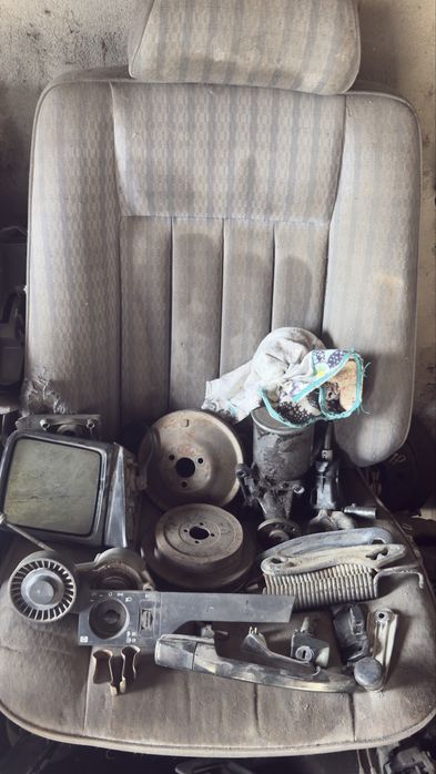 Продам запчасть мерседес 124