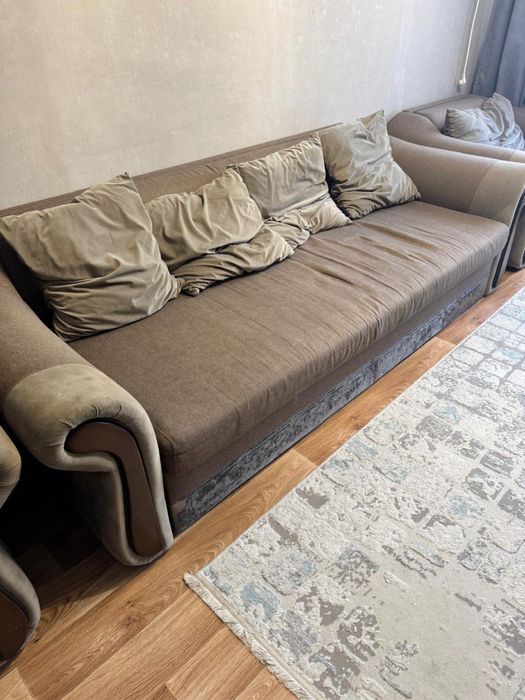 Продам б/у диван и кресла!