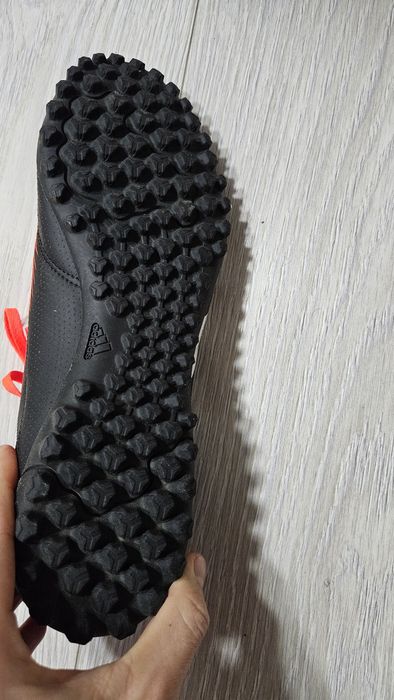 Ghete fotbal Adidas Predator