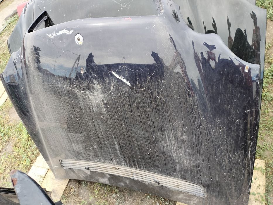 Капот на Мерседес 203