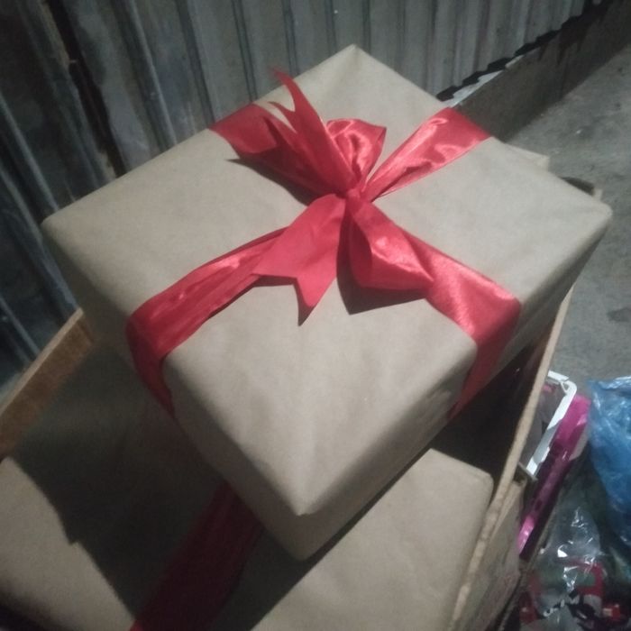 Подарыный пустый корбки