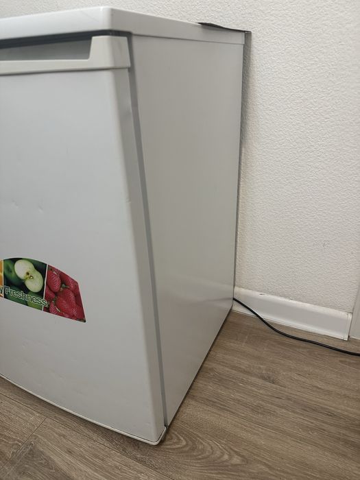 Морозильник. Идеальном состояние.Midea