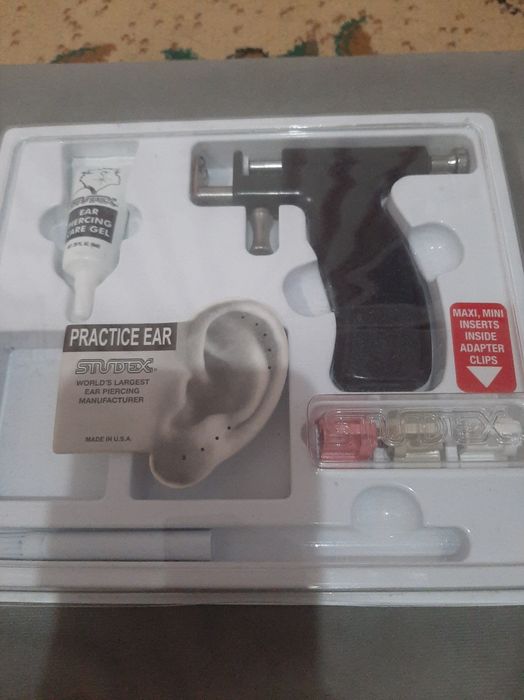 Пистолет для прокола ушей