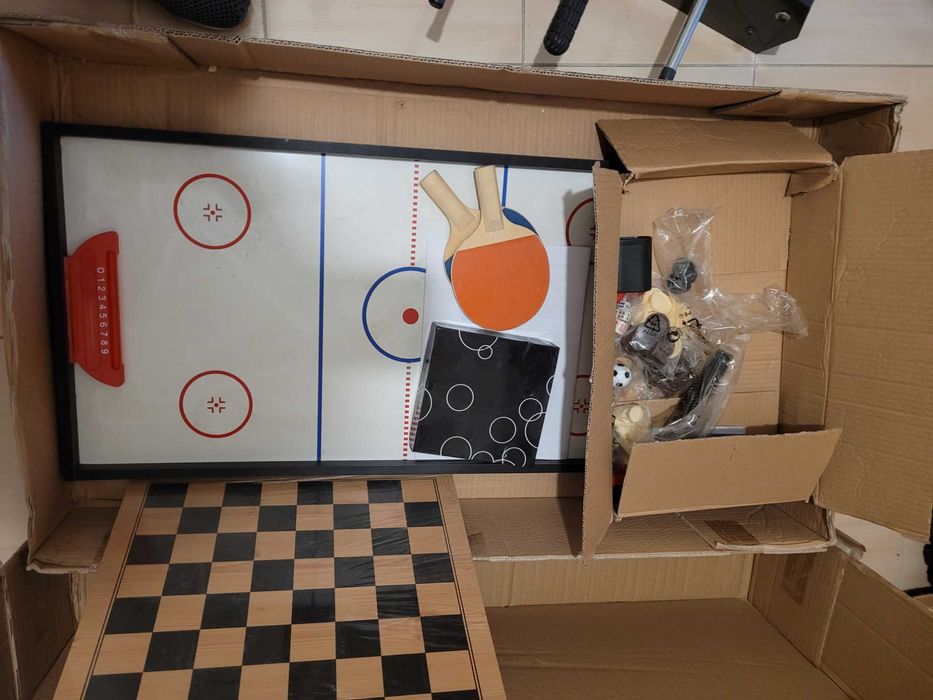 Joc fotbal , biliard ,tenis sah de masă