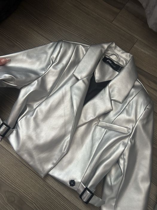 Сиво кожено яке-ново