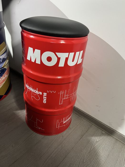 Set masa si scaune tip butoi ulei/ tabla