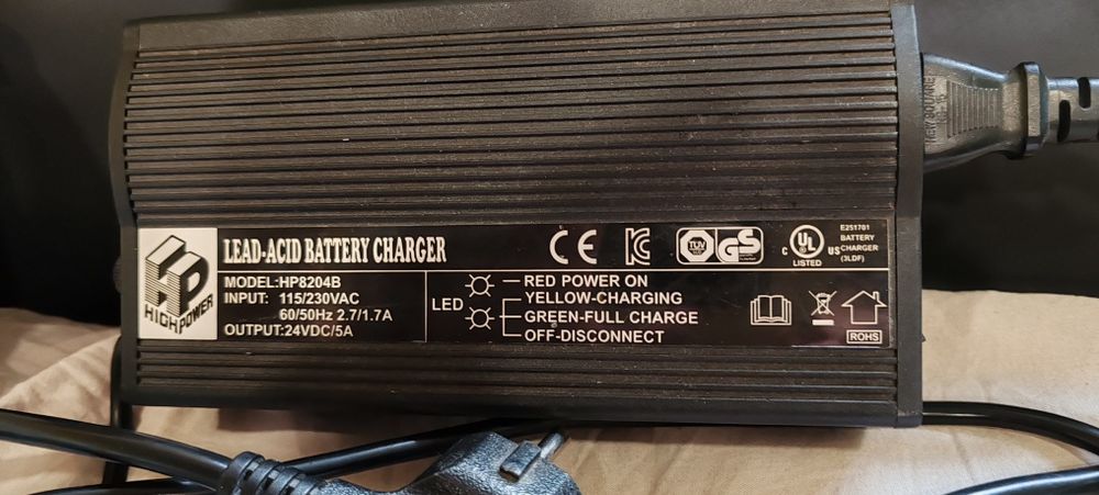 Продавам зарядно 24V за AGM акумулатори