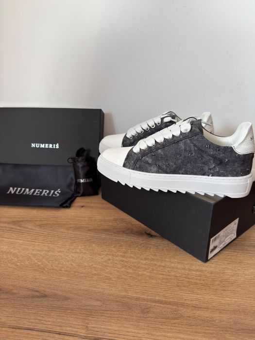 Adidași Numeris  marimea 40