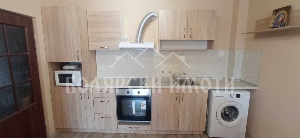 Тристаен Южен апартамент в Слънчев Дом