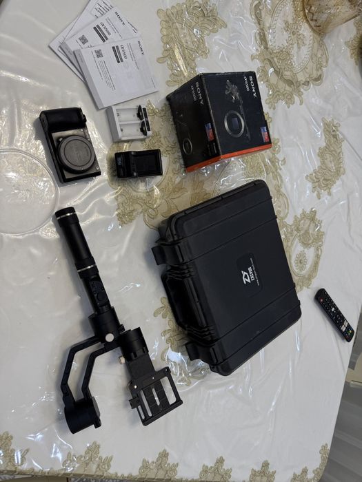 Sony a6500 camera sotiladi