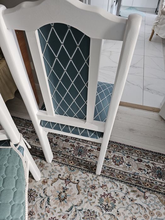 продаю стулья новые