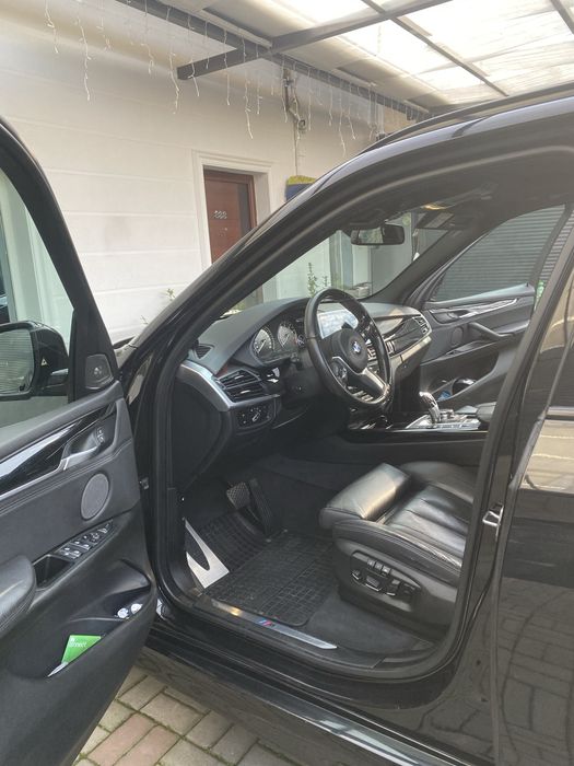 Bmw x 5 F15 pachet M full de fabrica ,benzina 2,0 !