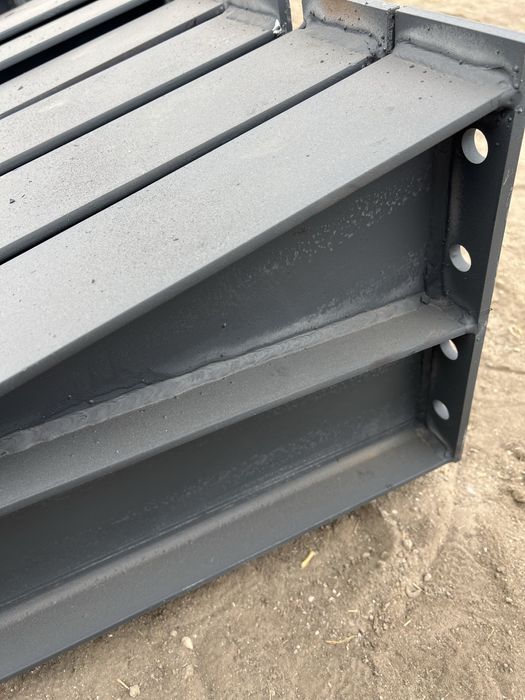 Vând hală structura metalică 10x30x4 la pretul de 4500 euro