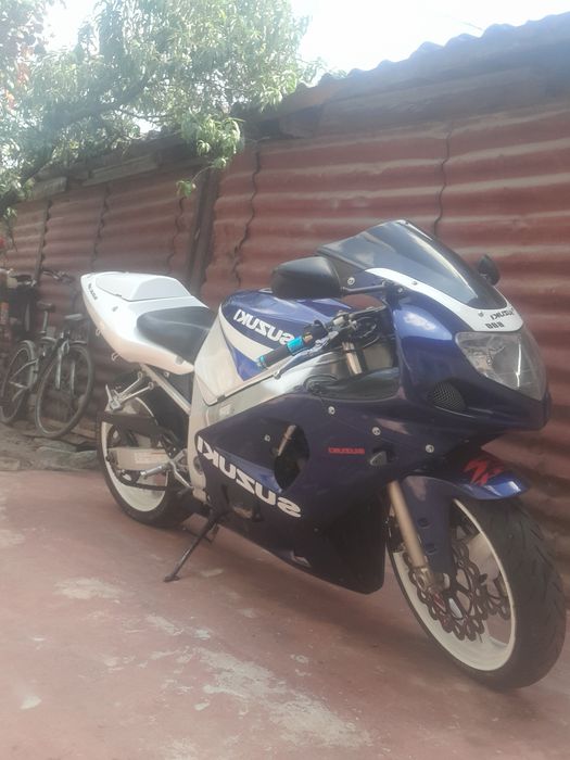 Suzuki gsxr600 k1