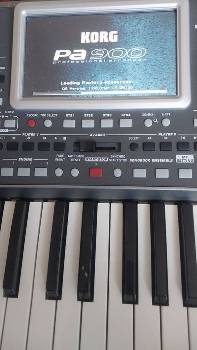 Продам KORG pa900